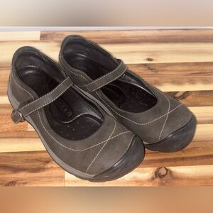 KEEN Women’s Mary Jane Leather Shoes Size 9 or  25 CM
